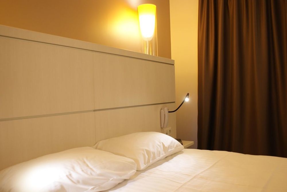 Hotel Confort La Rochelle Centre Les Minimes Oda fotoğraf