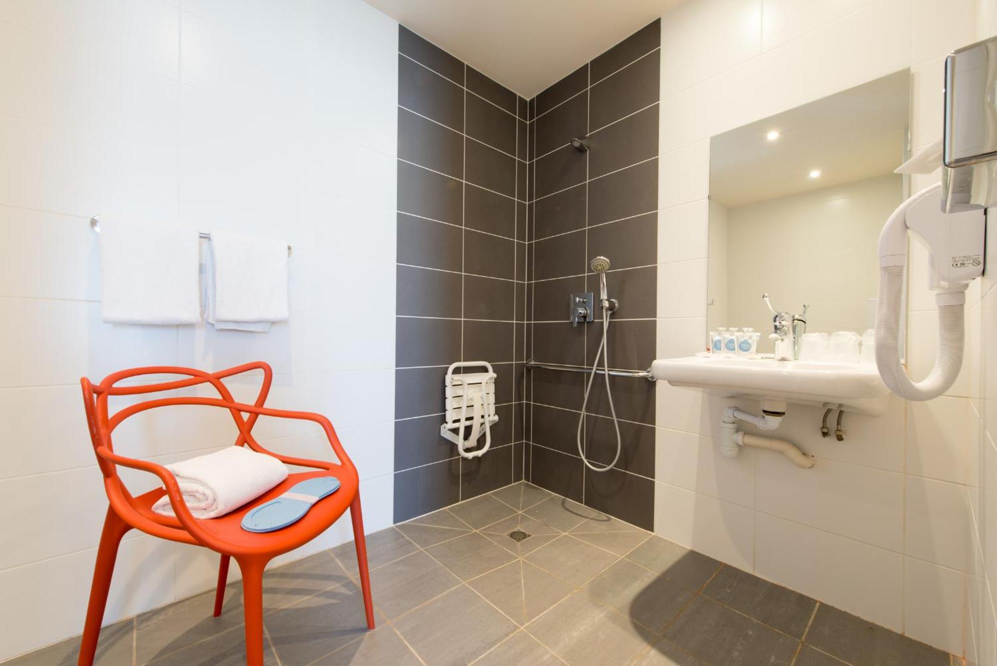 Hotel Confort La Rochelle Centre Les Minimes Dış mekan fotoğraf